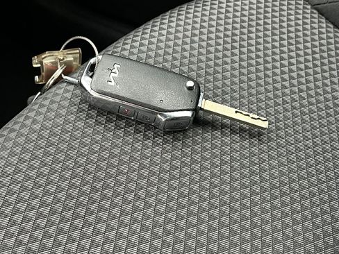 Used 2025 Kia Soul LX w/ LX Technology Package FWD image 21