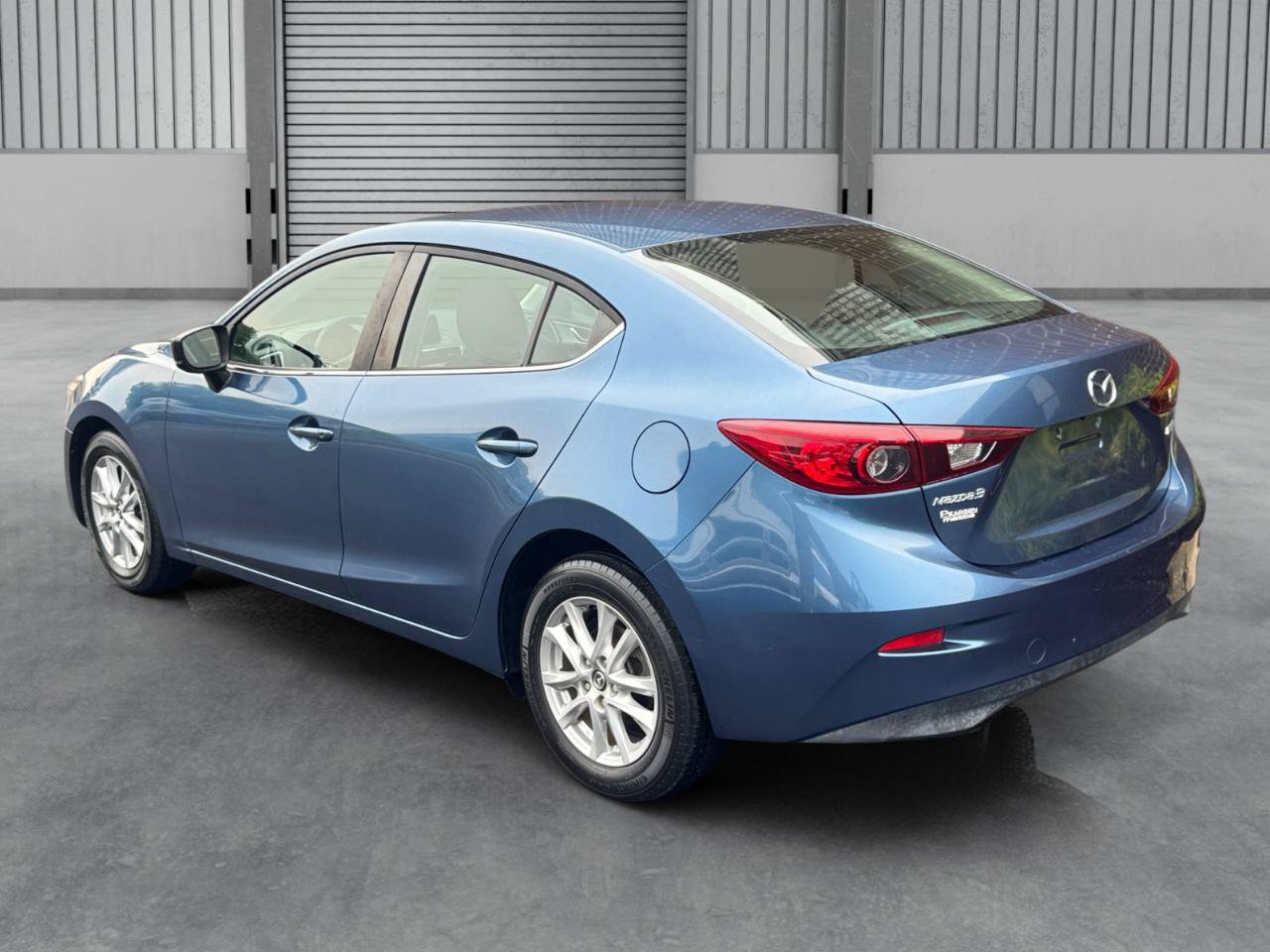 Used 2018 MAZDA MAZDA3 Sport w/ Preferred Equipment Package FWD image 32