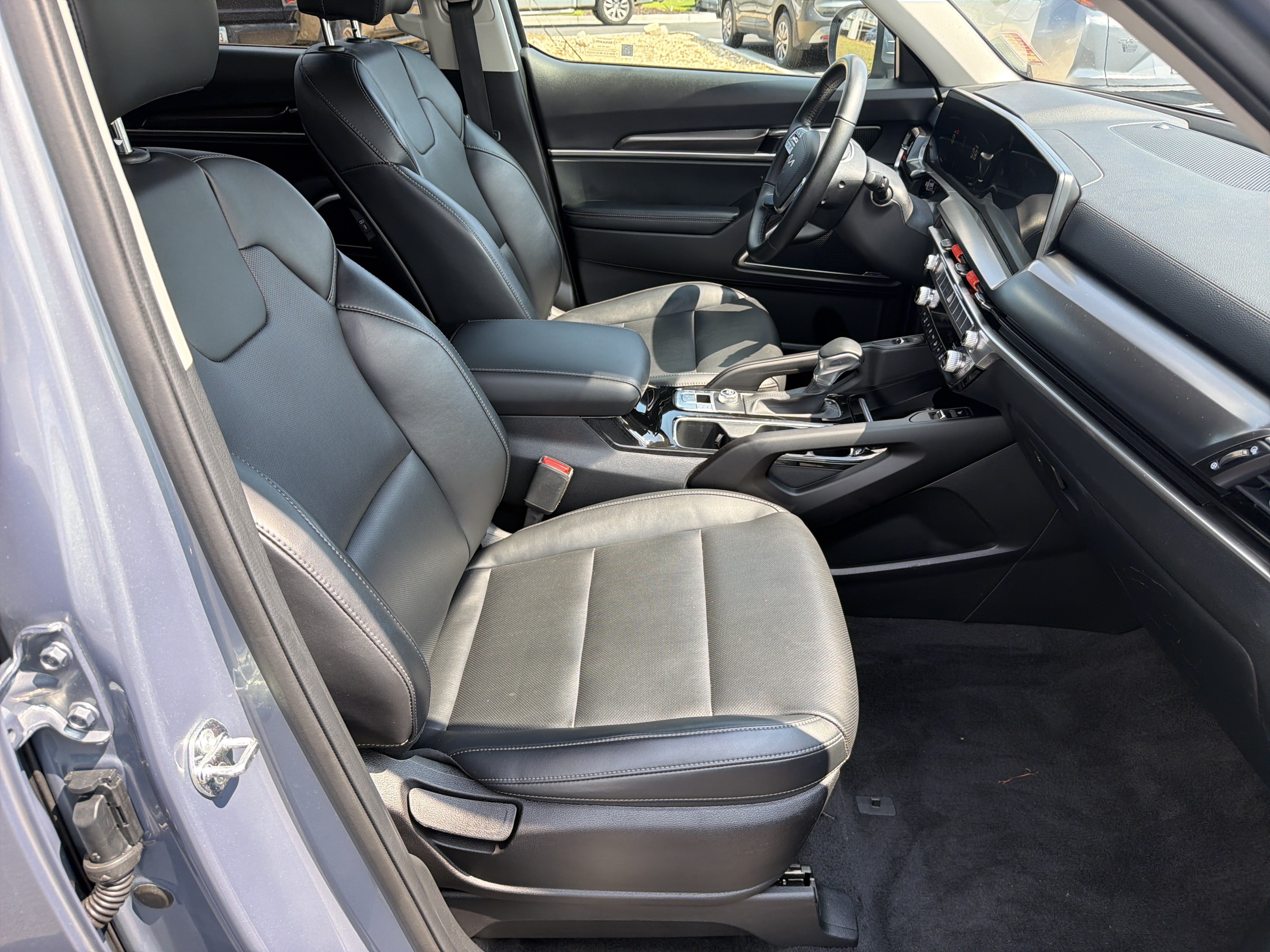 Used 2025 Kia Telluride S FWD image 13