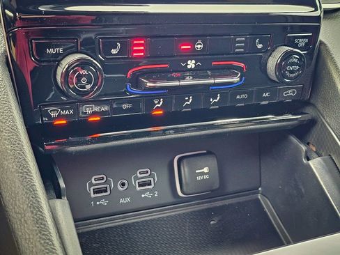 New 2025 Jeep Grand Cherokee Laredo X w/ Luxury Tech Group I image 26