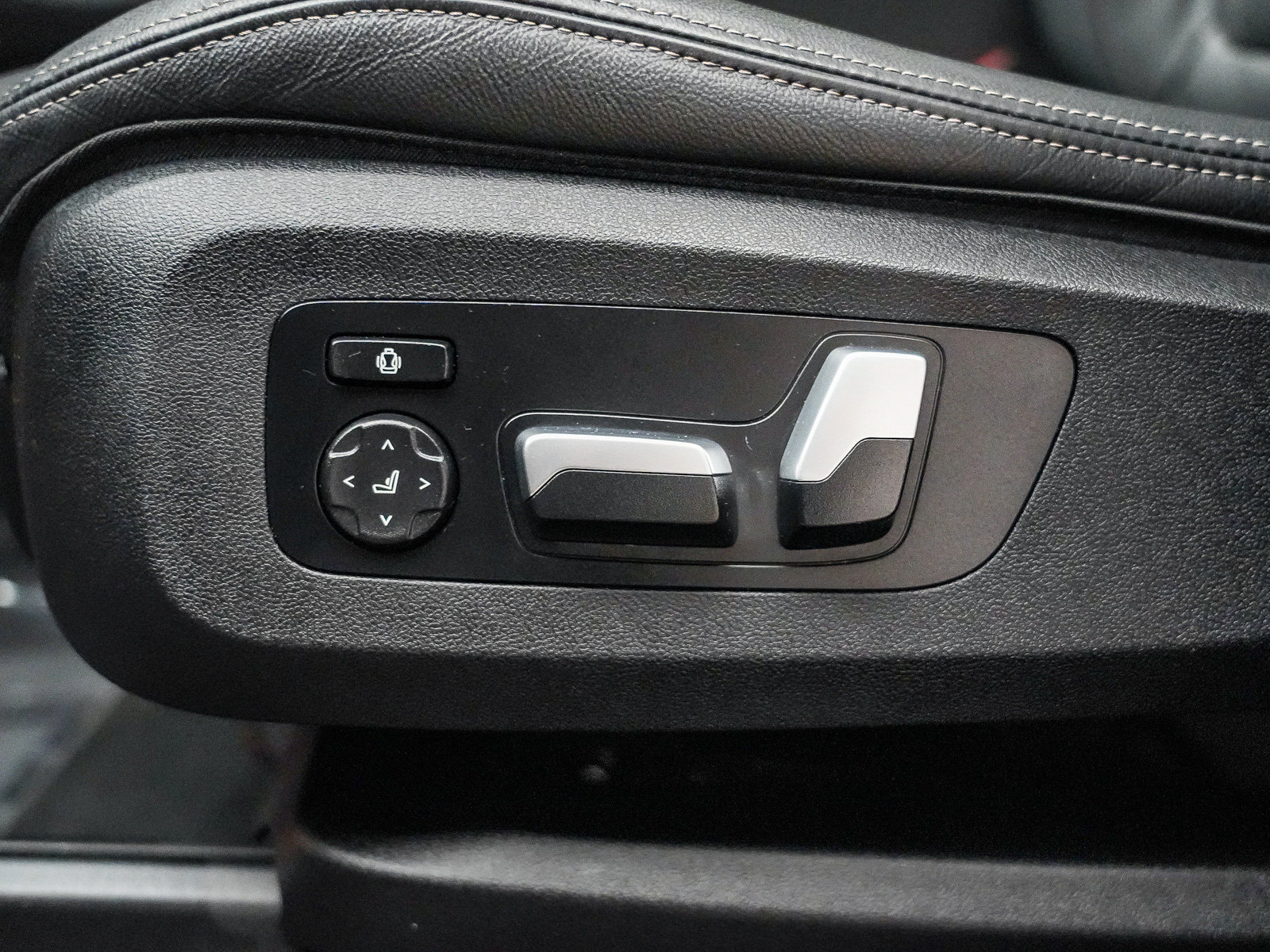 Used 2021 BMW X5 sDrive40i w/ Premium Package RWD image 23