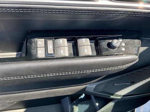 Used 2023 Jeep Wagoneer L Series II AWD/4WD image 8