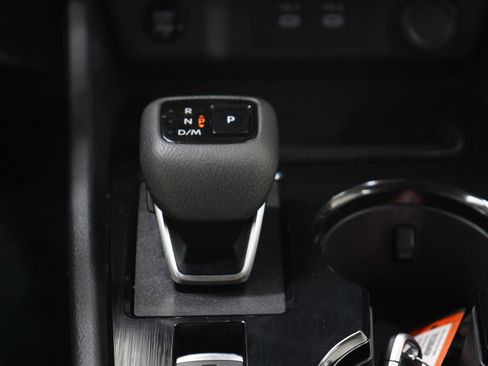 Used 2025 Nissan Rogue SV image 18