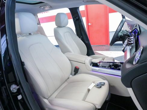 Used 2021 Mercedes-Benz GLB 250 image 26