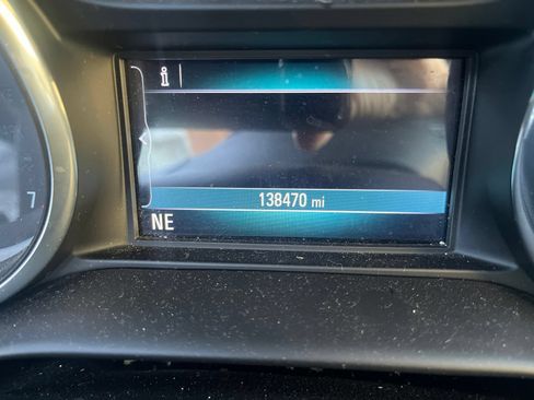 Used 2019 Buick Envision Essence FWD image 9
