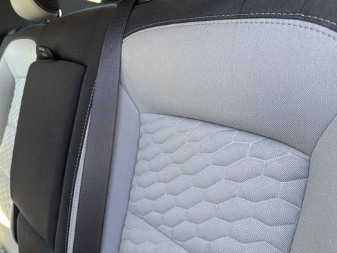 Used 2020 Chevrolet Equinox LS FWD image 9