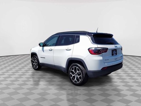 Used 2025 Jeep Compass Limited AWD/4WD image 6