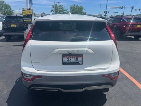 Used 2023 Kia Niro Wave w/ Wave Preserve Package FWD image 4
