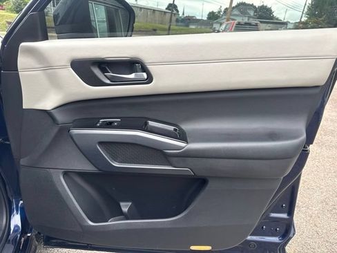 Used 2022 Nissan Pathfinder SL w/ Cargo Package AWD/4WD image 28