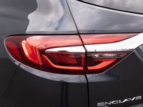 Used 2021 Buick Enclave Essence image 29
