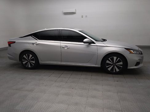 Used 2019 Nissan Altima 2.5 SL FWD image 11