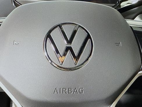 Used 2021 Volkswagen ID.4 Pro RWD image 14