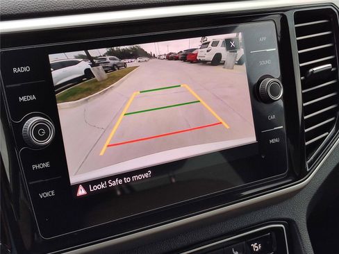 Used 2022 Volkswagen Atlas Cross Sport SE image 27