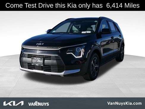 Certified 2025 Kia Niro EX image 7