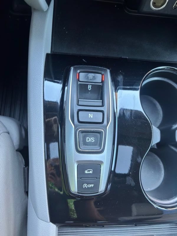 Used 2016 Honda Pilot Touring image 18