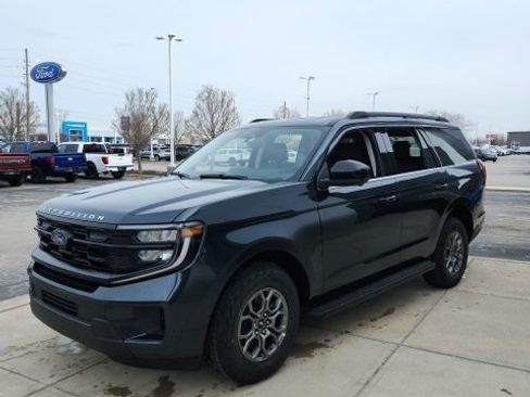 New 2026 Ford Expedition Active image 4