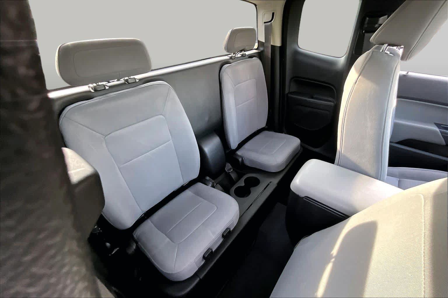 Used 2020 Chevrolet Colorado W/T w/ WT Convenience Package RWD image 17