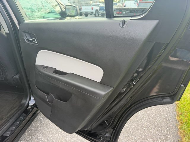 Used 2011 Chevrolet Equinox LS AWD/4WD image 23