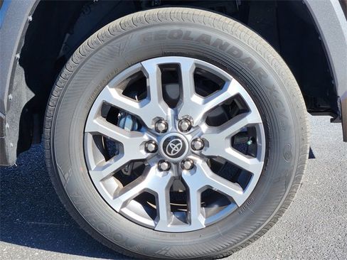 Used 2022 Toyota Tundra 1794 Edition image 7