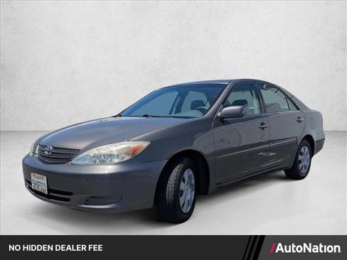 Used 2004 Toyota Camry LE FWD image 1