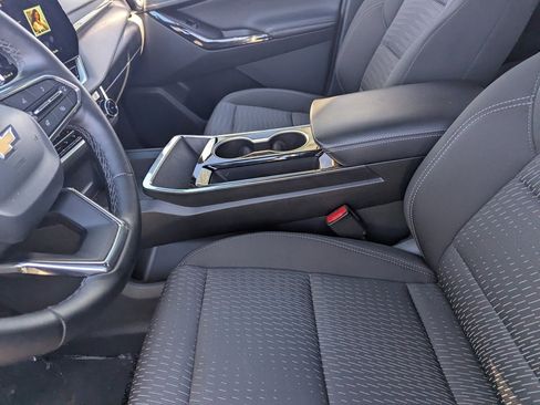 Used 2025 Chevrolet Equinox LT image 19