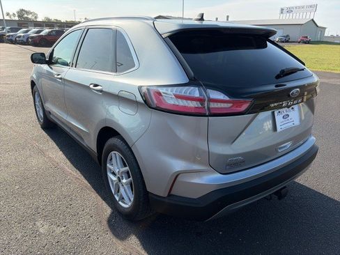 Used 2024 Ford Edge SEL w/ Convenience Package AWD/4WD image 3