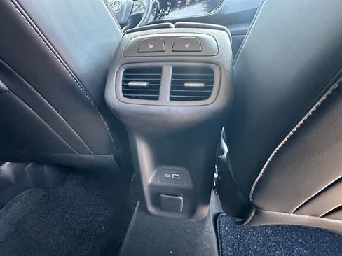 Used 2022 Buick Envision Avenir w/ Technology Package II image 32