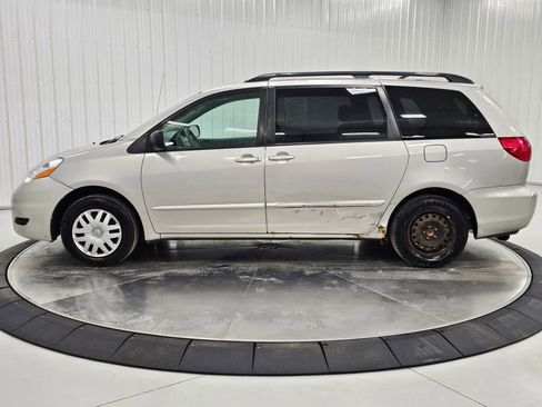 Used 2006 Toyota Sienna LE FWD image 2