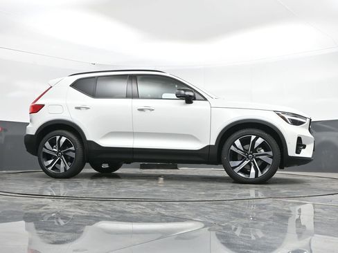 New 2025 Volvo XC40 B5 Plus w/ Protection Package Premier image 40