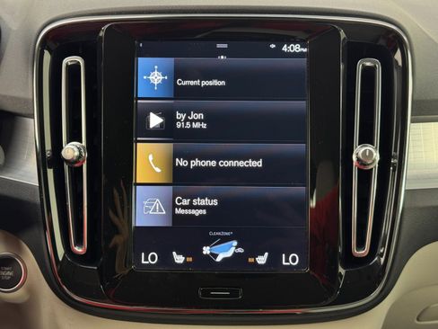 Used 2022 Volvo XC40 T5 Momentum w/ Premium Package image 26