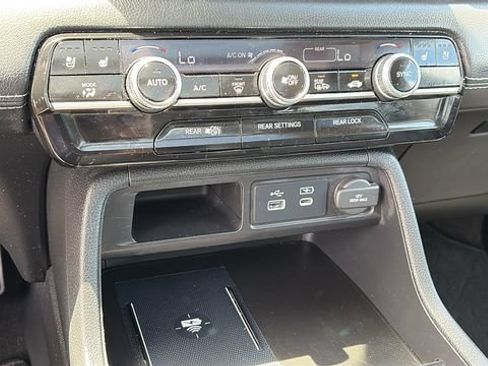 Used 2023 Honda Pilot Elite image 18