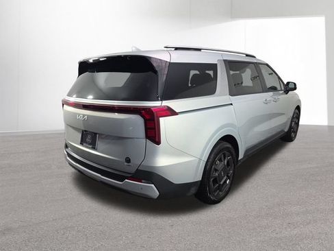 Used 2025 Kia Carnival EX FWD image 13