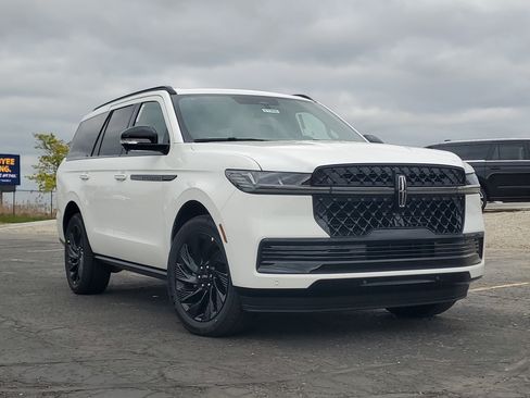 New 2026 Lincoln Navigator Reserve w/ Jet Appearance Package AWD/4WD image 1