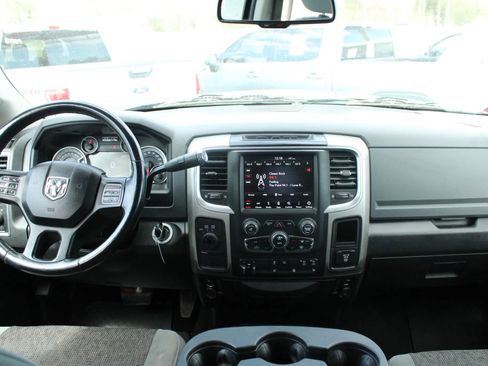 Used 2018 RAM 3500 Big Horn image 21