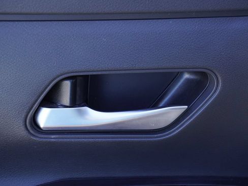 Used 2025 Nissan Kicks SV FWD image 8