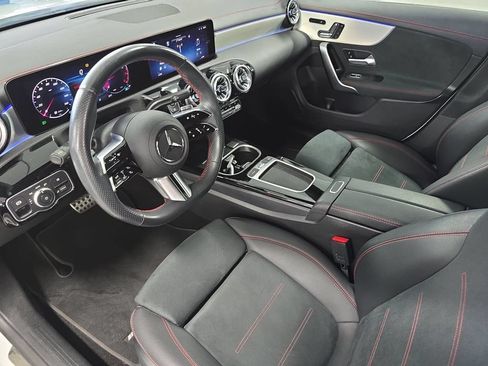 Used 2024 Mercedes-Benz CLA 250 4MATIC image 4
