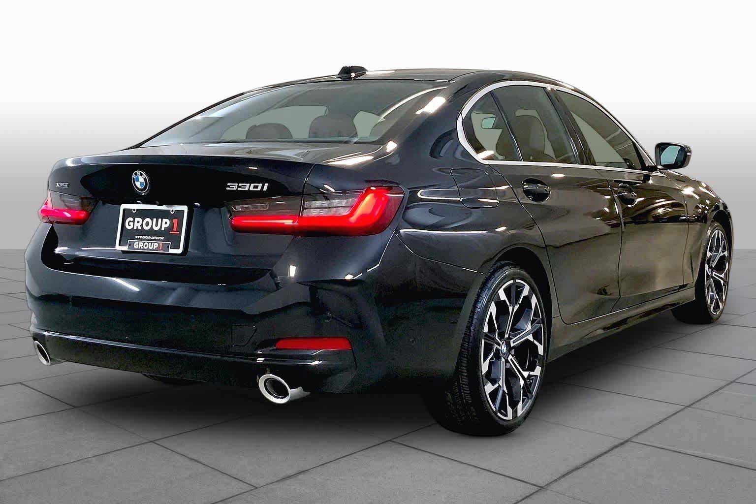 Used 2025 BMW 330i xDrive Sedan AWD/4WD image 12