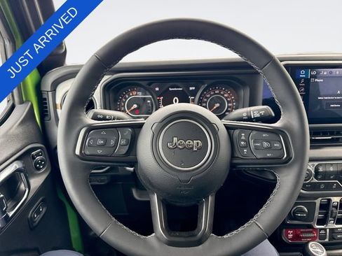 Used 2025 Jeep Gladiator Sport AWD/4WD image 14