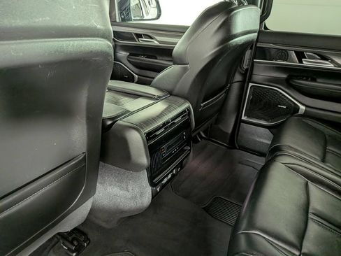 Certified 2023 Jeep Wagoneer L Series II AWD/4WD image 37