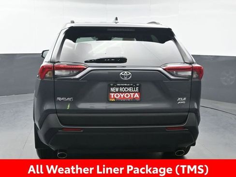 Used 2021 Toyota RAV4 XLE w/ Convenience Package AWD/4WD image 5