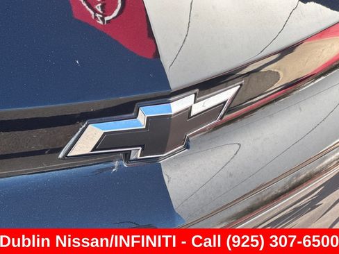 Used 2023 Chevrolet Bolt EUV LT FWD image 46