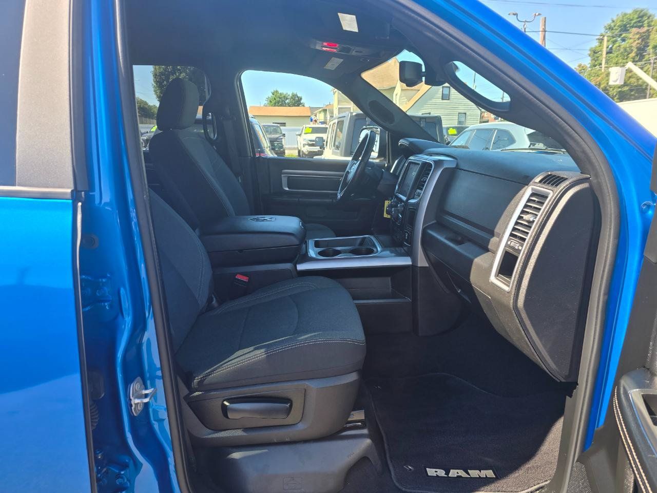 Used 2022 RAM 1500 Warlock AWD/4WD image 15
