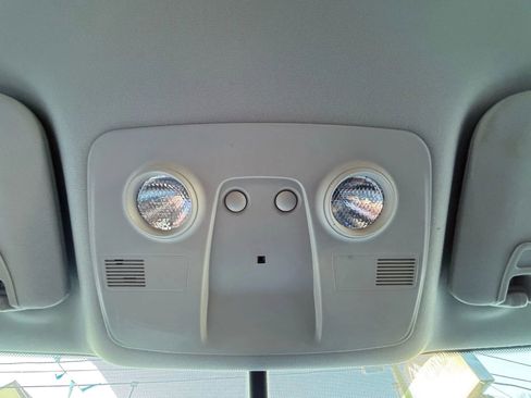 Used 2016 GMC Acadia SLE image 38