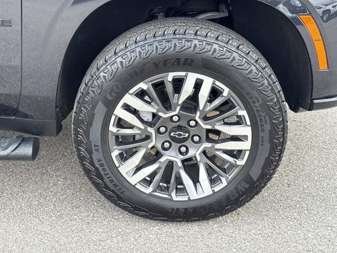 Used 2025 Chevrolet Tahoe Z71 w/ Comfort Package image 10