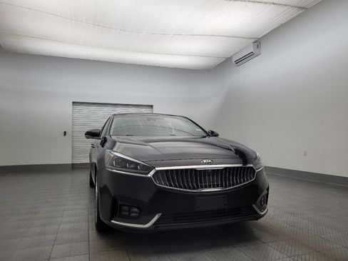 Used 2017 Kia Cadenza Limited image 14