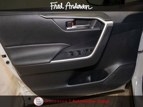 Used 2024 Toyota RAV4 SE w/ Convenience Package AWD/4WD image 12