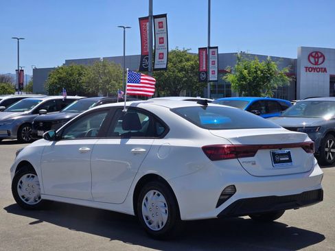 Used 2024 Kia Forte LX FWD image 5