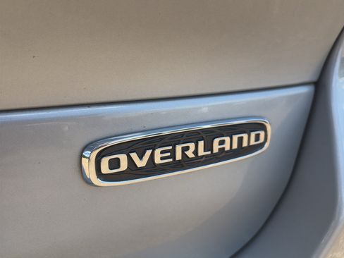 Used 2022 Jeep Grand Cherokee L Overland w/ Luxury Tech Group IV AWD/4WD image 37