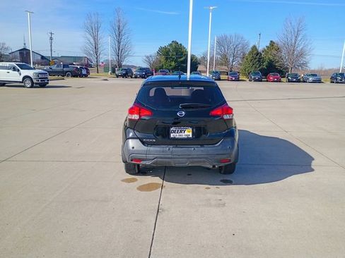 Used 2020 Nissan Kicks S image 13