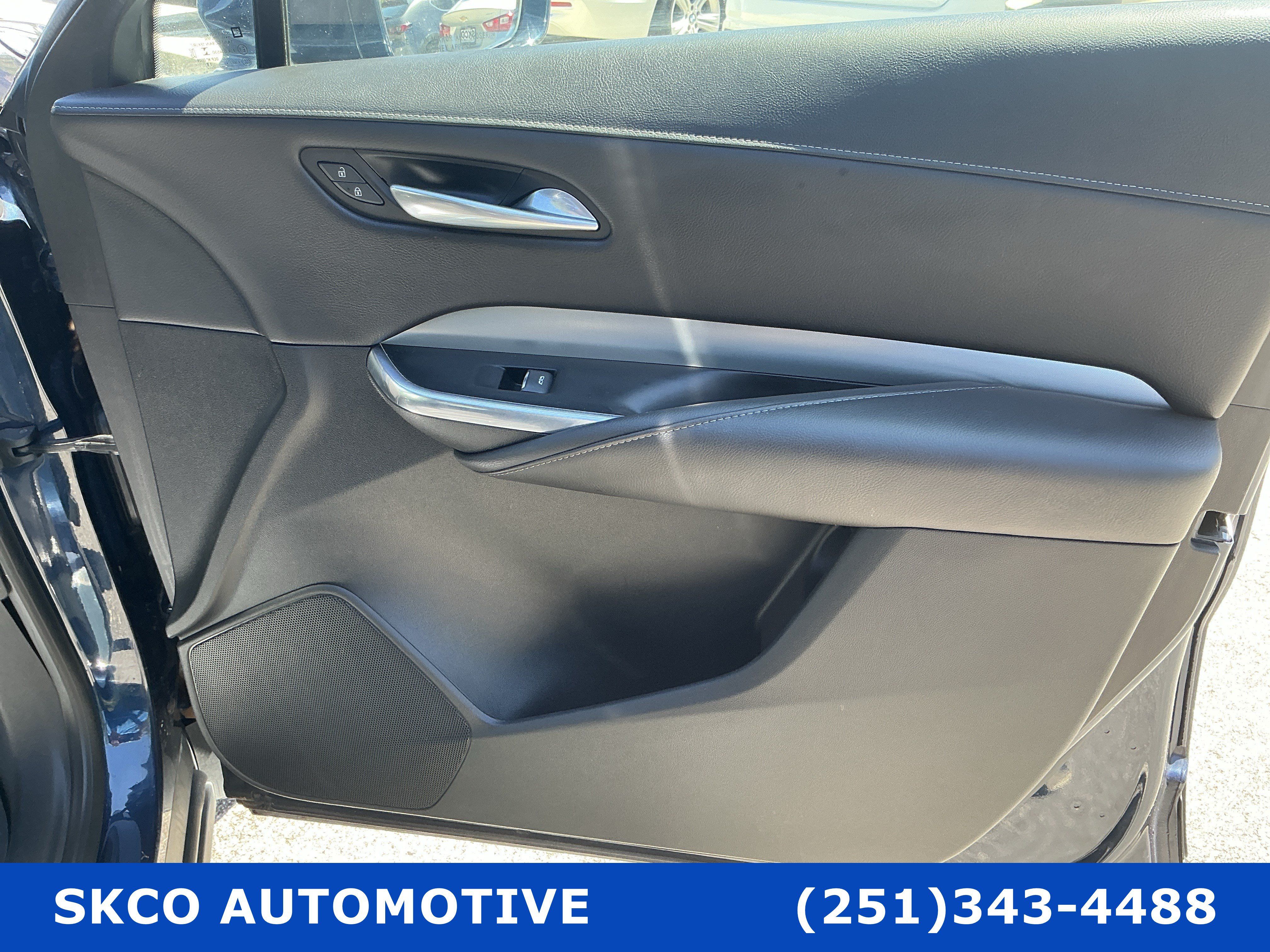 Used 2019 Cadillac XT4 Premium Luxury w/ Technology Package FWD image 12